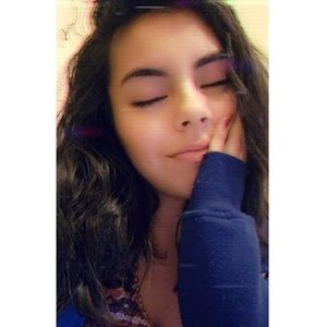 Meet your Posher, Olivia